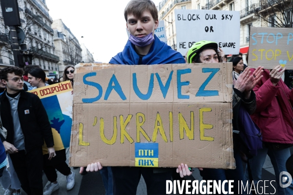 PARIS - Rassemblement pour l Ukraine et contre l invasion Russe