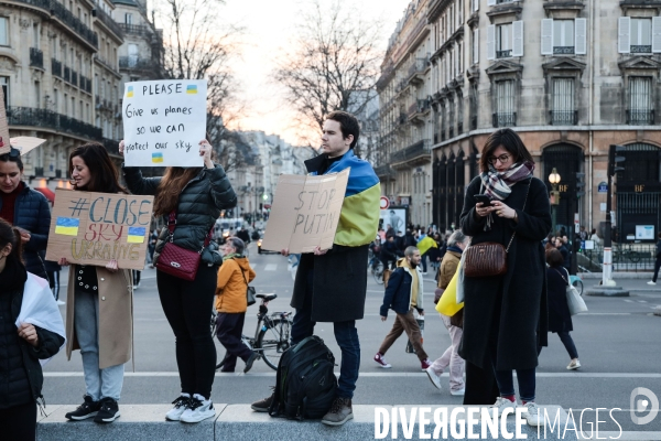 PARIS - Rassemblement pour l Ukraine et contre l invasion Russe
