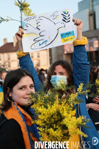 PARIS - Rassemblement pour l Ukraine et contre l invasion Russe