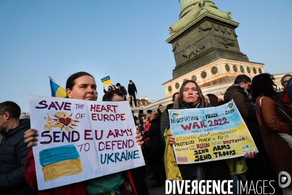 PARIS - Rassemblement pour l Ukraine et contre l invasion Russe