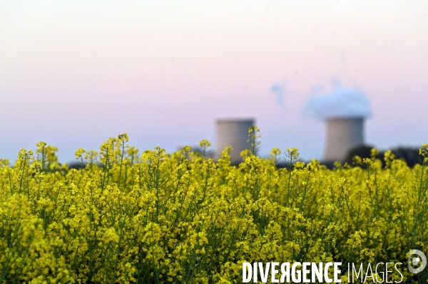 Centrale nucléaire de Saint-Laurent-des-Eaux au clair de Lune