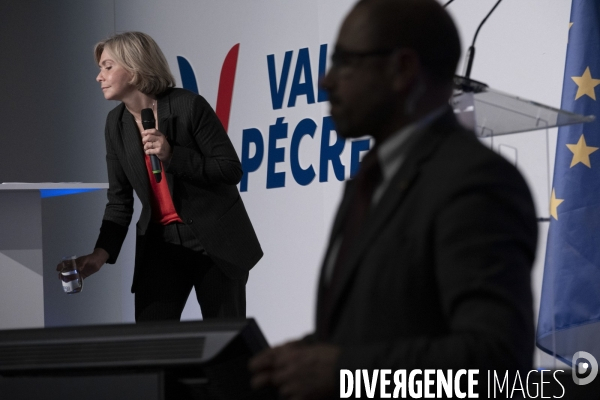 Dernier meeting de Valérie Pécresse avnt le 1er tour de l élection présidentielle/