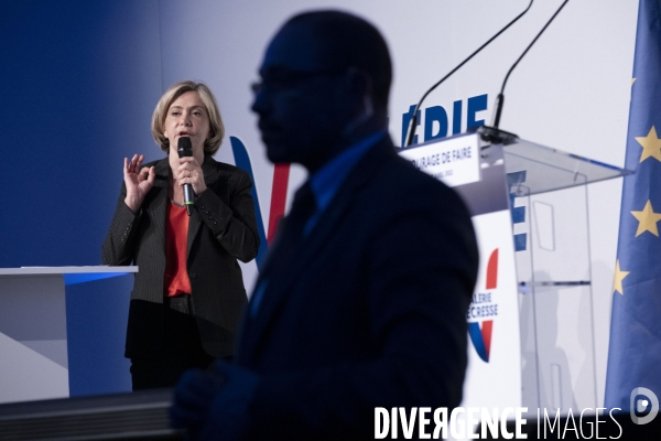 Dernier meeting de Valérie Pécresse avnt le 1er tour de l élection présidentielle/