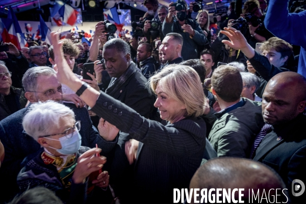 Dernier meeting de Valérie Pécresse avnt le 1er tour de l élection présidentielle/