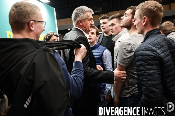 Jean lassalle visite le salon de l agriculture