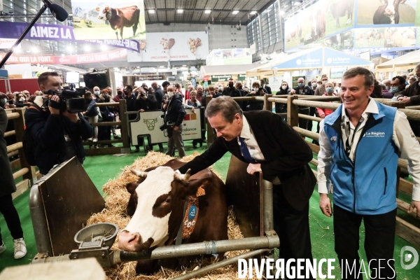 Dupont Aignan au salon de l Agriculture