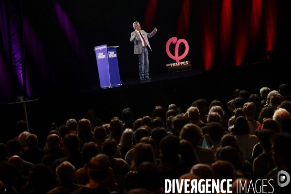 Jean luc melenchon - meeting en hologramme de trappes