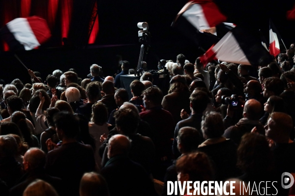 Jean luc melenchon - meeting en hologramme de trappes