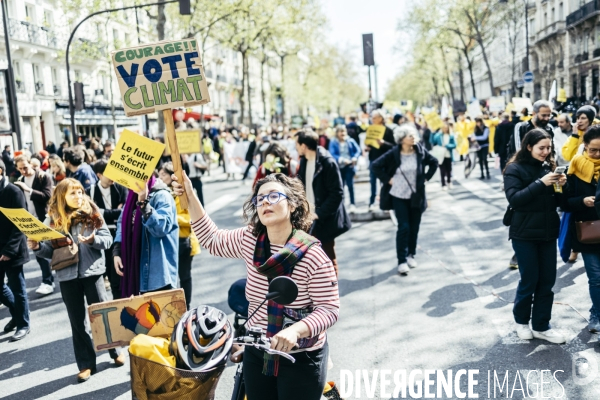 Marche Look up pour le climat et la justice sociale