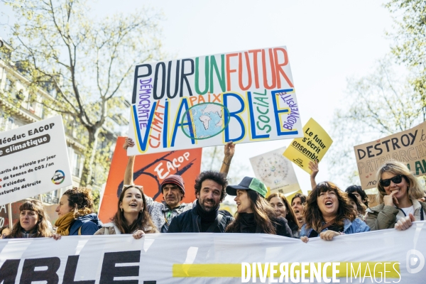 Marche Look up pour le climat et la justice sociale