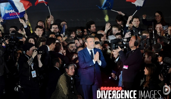 Emmanuel Macron au champ de mars pour fêter sa victoire à l élection présidentielle 2022