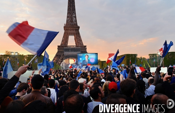 Emmanuel Macron au champ de mars pour fêter sa victoire à l élection présidentielle 2022