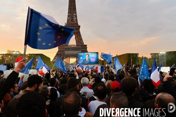 Emmanuel Macron au champ de mars pour fêter sa victoire à l élection présidentielle 2022