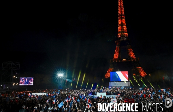 Emmanuel Macron au champ de mars pour fêter sa victoire à l élection présidentielle 2022