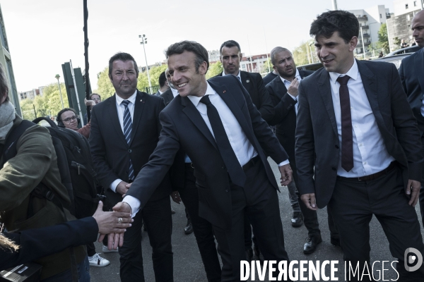 Déplacement d Emmanuel Macron à Saint-Denis