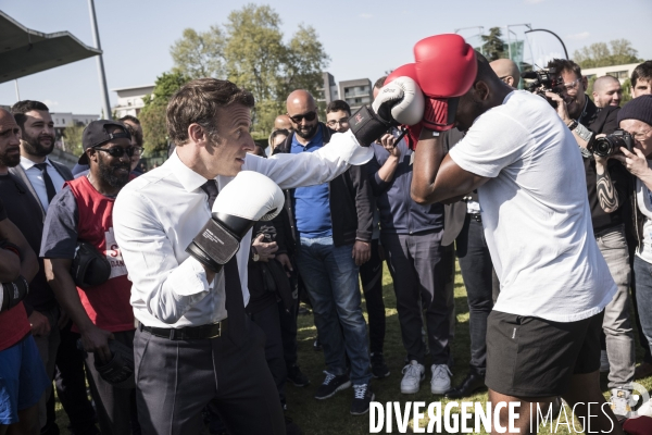 Déplacement d Emmanuel Macron à Saint-Denis