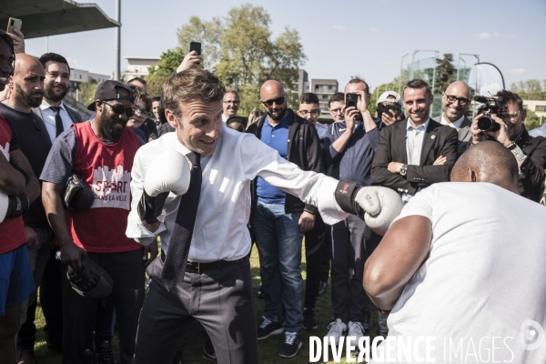 Déplacement d Emmanuel Macron à Saint-Denis