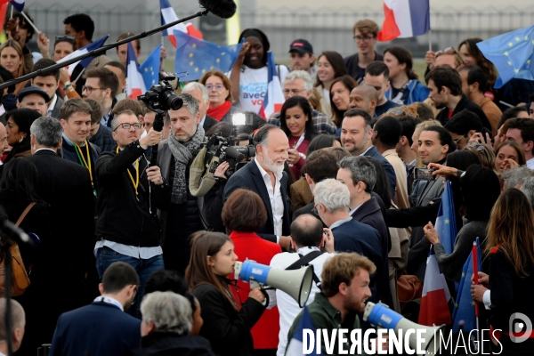 Emmanuel Macron au champs de mars pour fêter sa victoire à l élection présidentielle