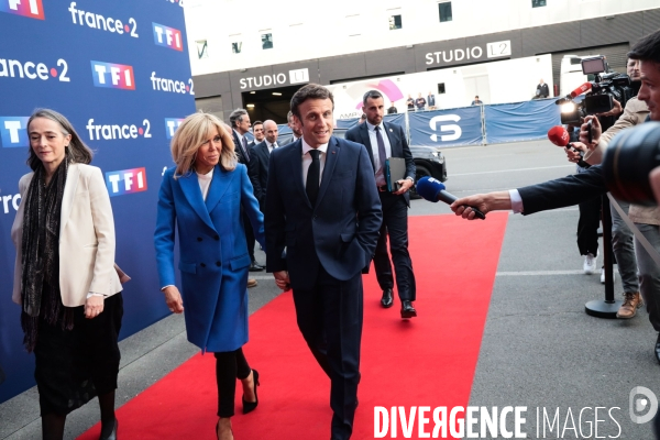 Arrivees des candidats pour le debat macron-le pen