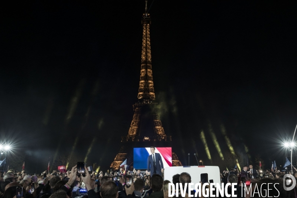 Emmanuel Macron réélu, au Champs de Mars.