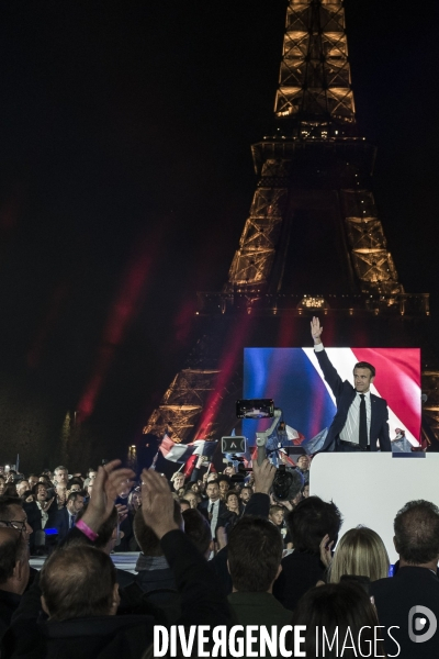 Emmanuel Macron réélu, au Champs de Mars.