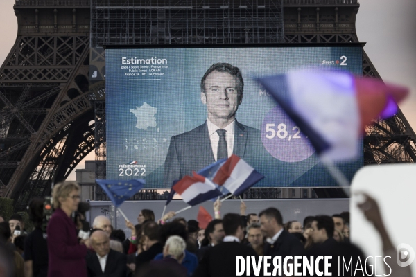 Emmanuel Macron réélu, au Champs de Mars.