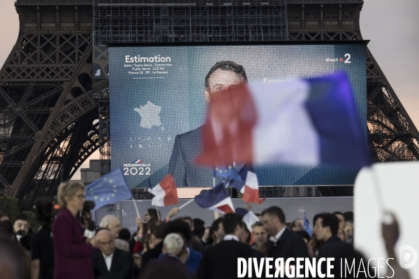 Emmanuel Macron réélu, au Champs de Mars.