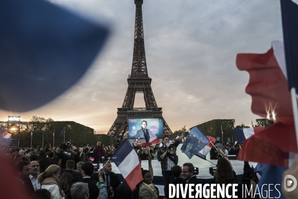 Emmanuel Macron réélu, au Champs de Mars.