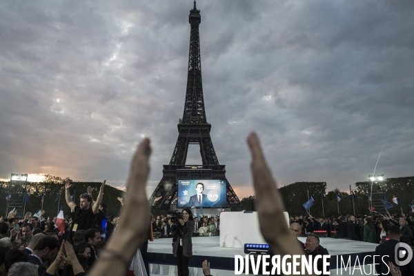 Emmanuel Macron réélu, au Champs de Mars.