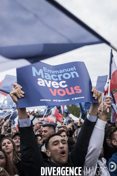 Emmanuel Macron réélu, au Champs de Mars.