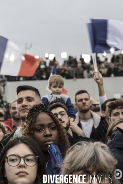 Emmanuel Macron réélu, au Champs de Mars.