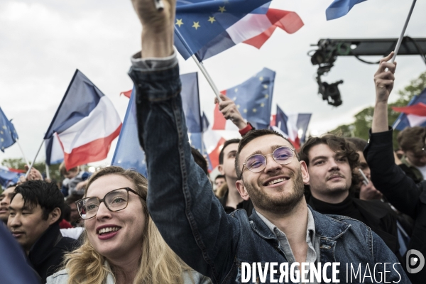 Emmanuel Macron réélu, au Champs de Mars.