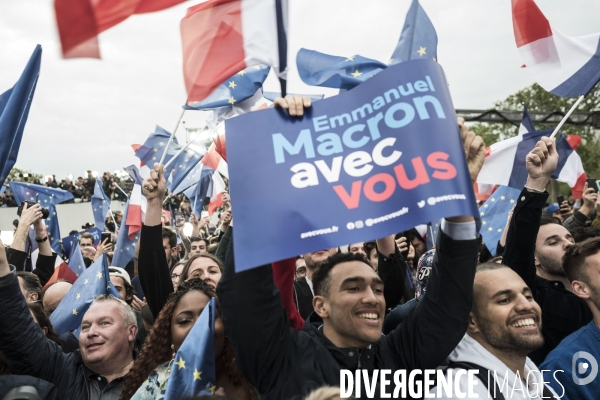 Emmanuel Macron réélu, au Champs de Mars.