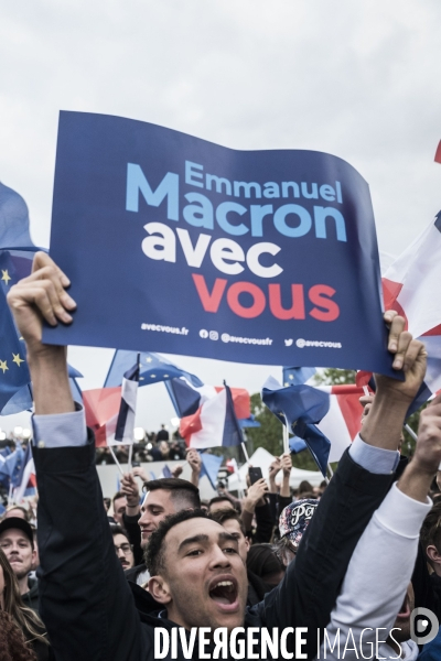 Emmanuel Macron réélu, au Champs de Mars.