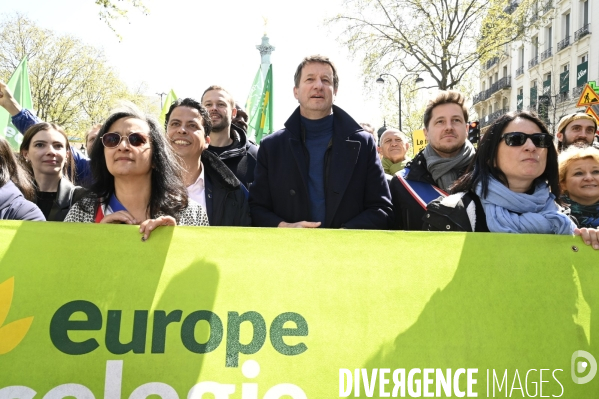 Europe Ecologie les Verts à la Marche pour le futur 2022, le 9 avril à Paris. Walk for the future.