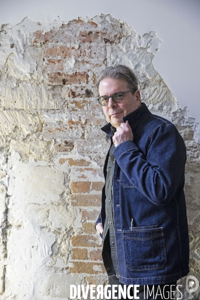 Douglas Kennedy, écrivain américain, au Jacob s coffee à Paris