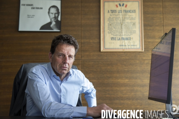 Geoffroy Roux de Bézieux président du MEDF, dans son bureau.