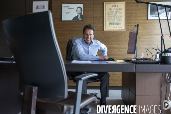 Geoffroy Roux de Bézieux président du MEDF, dans son bureau.