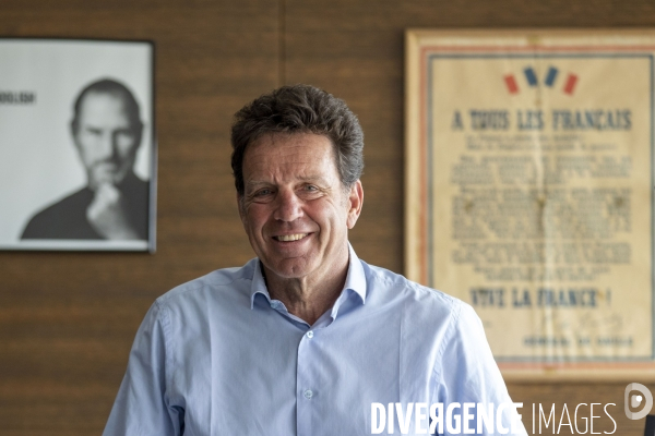 Geoffroy Roux de Bézieux président du MEDF, dans son bureau.