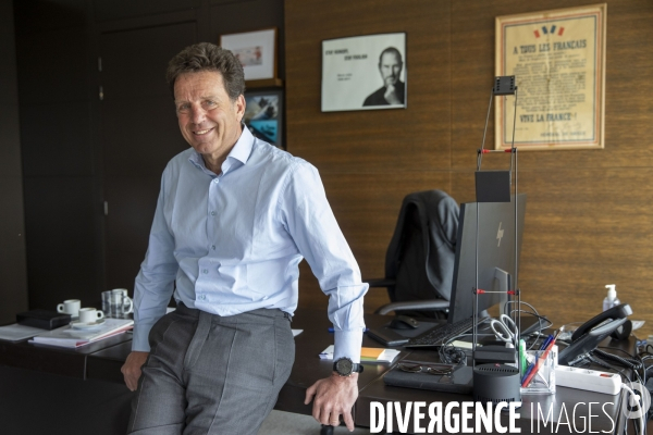 Geoffroy Roux de Bézieux président du MEDF, dans son bureau.