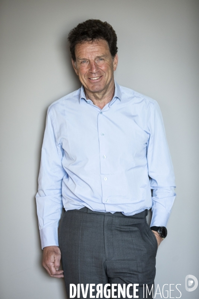 Geoffroy Roux de Bézieux président du MEDF, dans son bureau.