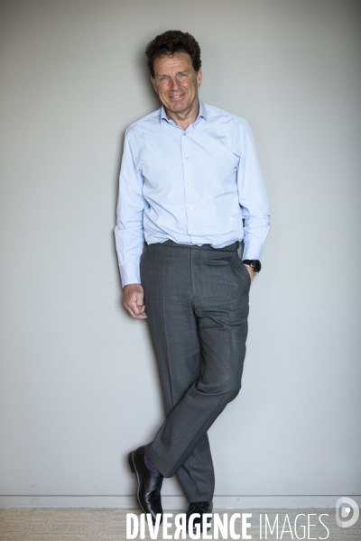 Geoffroy Roux de Bézieux président du MEDF, dans son bureau.