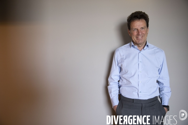 Geoffroy Roux de Bézieux président du MEDF, dans son bureau.