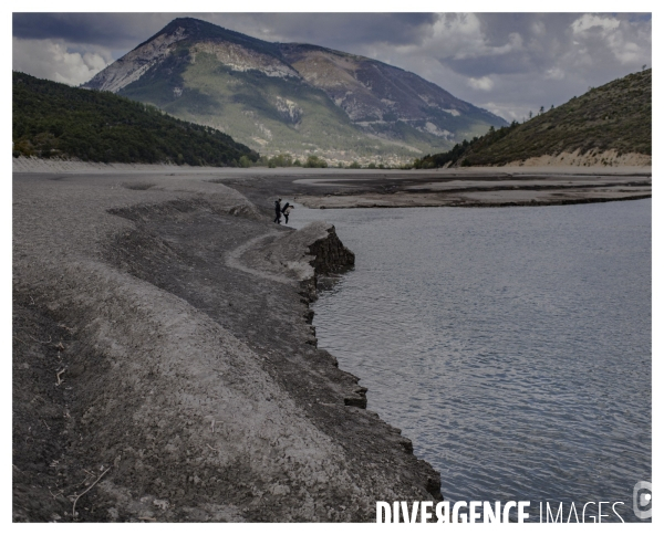 Le long de la Transbassealpine Digne-Nice ( le vide grenier )