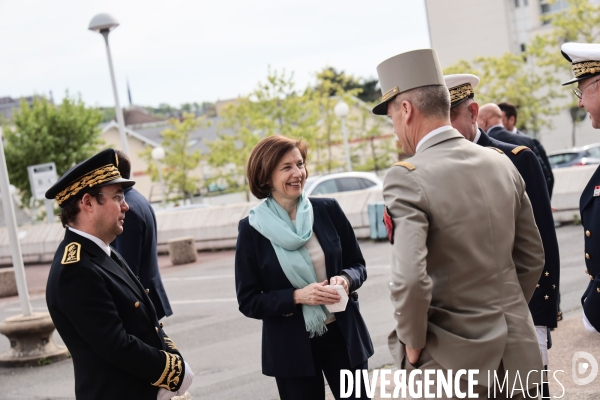 Emmanuel macron a l hopital percy des armees