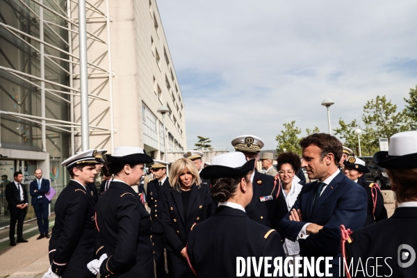 Emmanuel macron a l hopital percy des armees