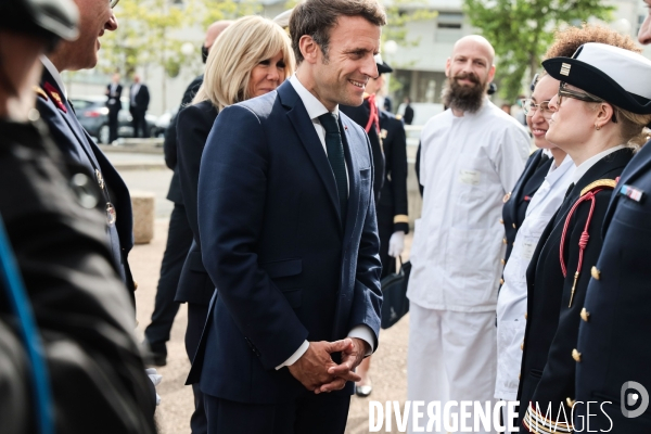 Emmanuel macron a l hopital percy des armees