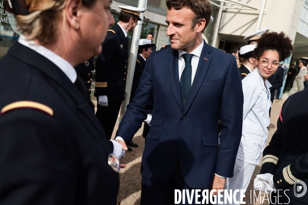 Emmanuel macron a l hopital percy des armees