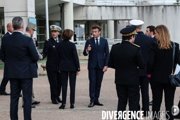 Emmanuel macron a l hopital percy des armees