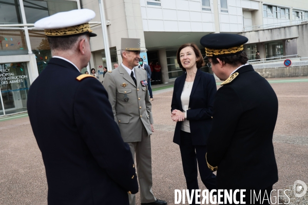 Emmanuel macron a l hopital percy des armees